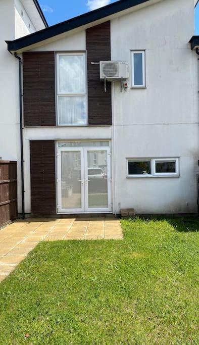 Great House + Air Conditioning + Free Car Parking Manchester Esterno foto